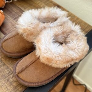 Cozy Tan Fur-Lined Slippers